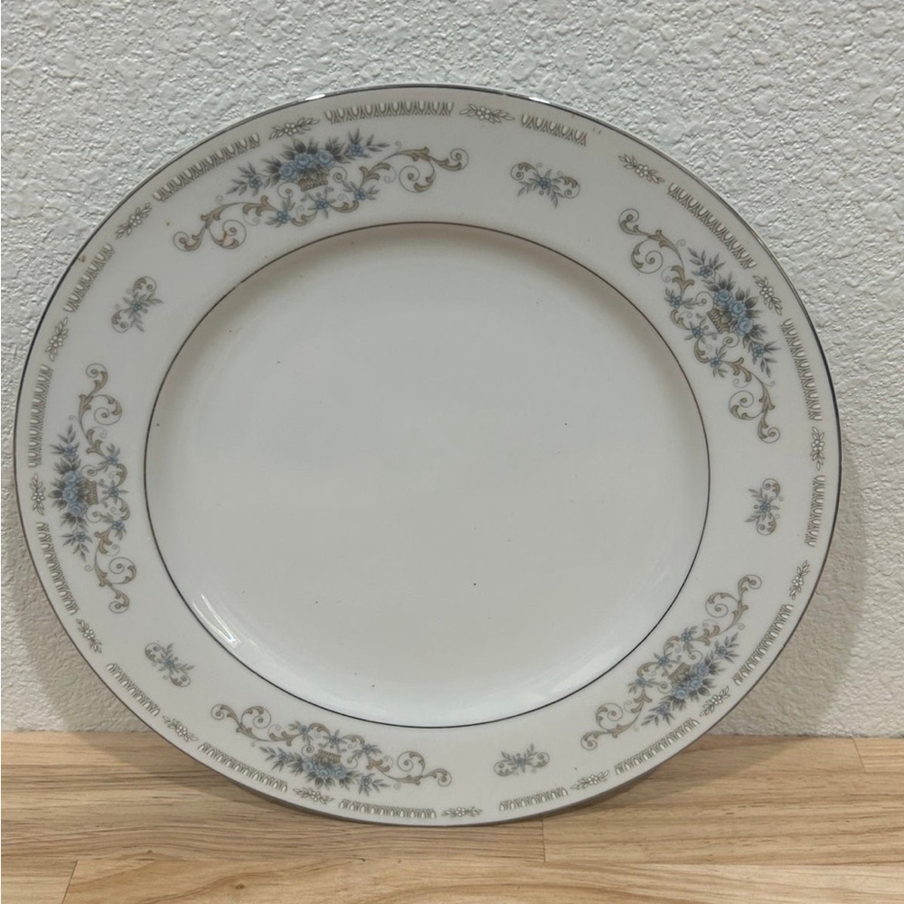 Wade Fine Porcelain China Vintage DIANE 10” Dinner Plate